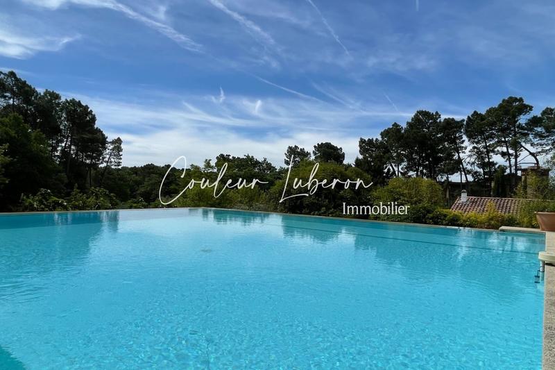 Maison - 310 m² - 14 pièces