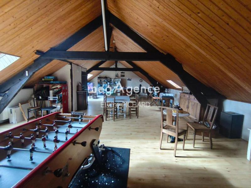 Maison - 206 m² - 7 pièces