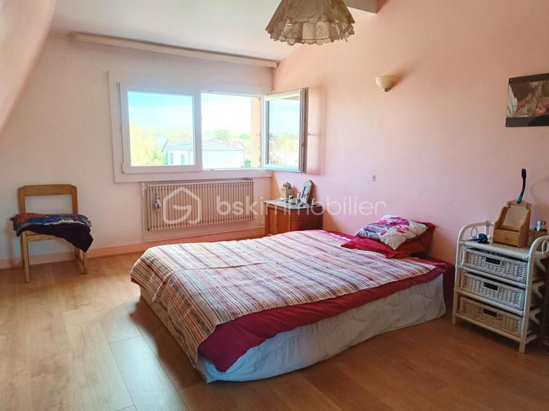 Maison traditionnelle - 150 m² - 8 pièces