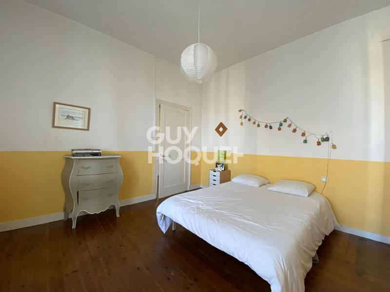 Maison - 255 m² - 8 pièces