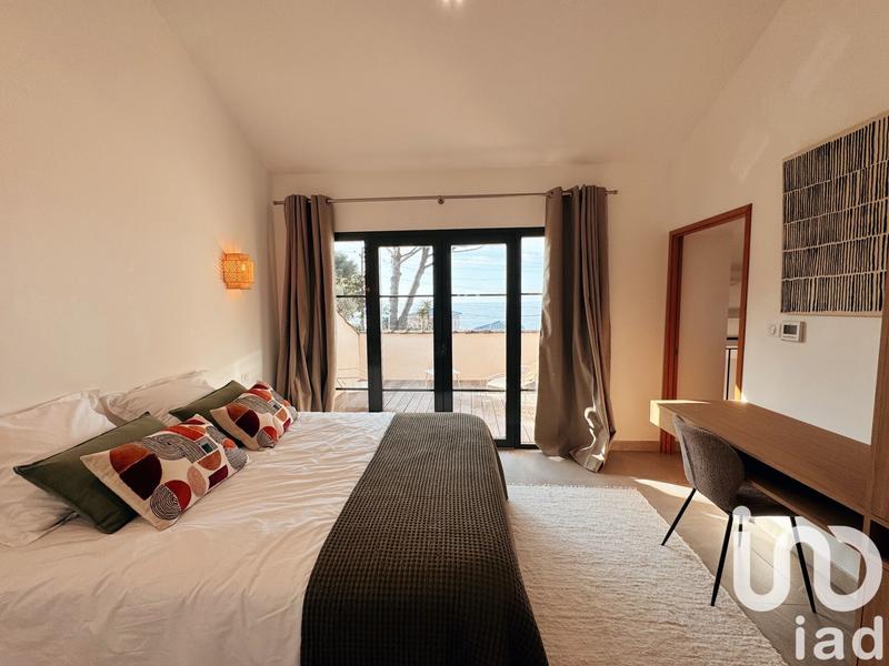 Maison - 207 m² - 7 pièces