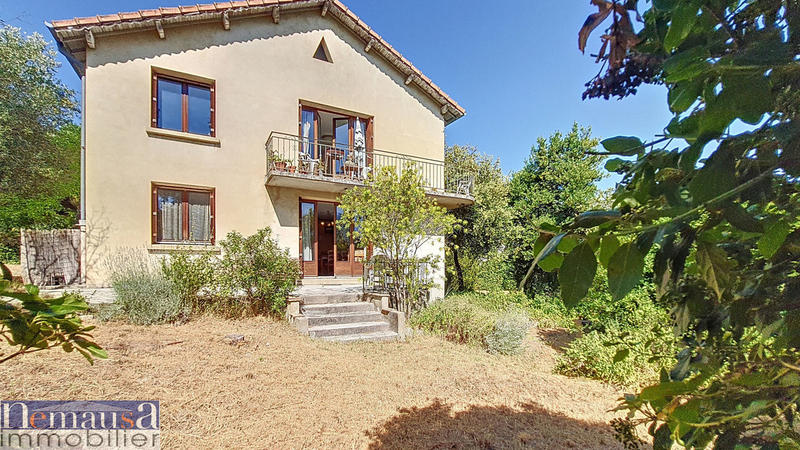 Villa - 239 m² - 9 pièces