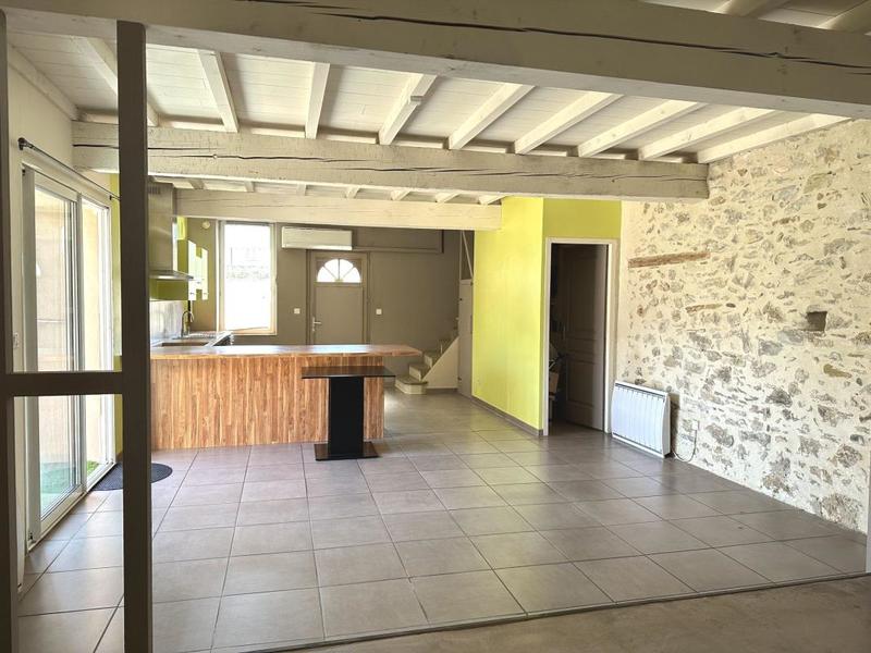 Maison en pierre - 92 m² - 4 pièces