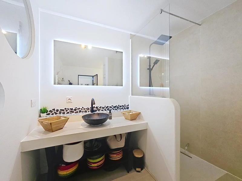 Appartement - 65 m² - 2 pièces