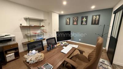 Atelier d'activités - 166 m² - 5 pièces