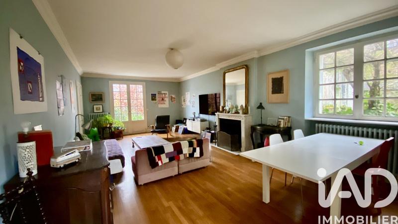 Maison - 305 m² - 10 pièces