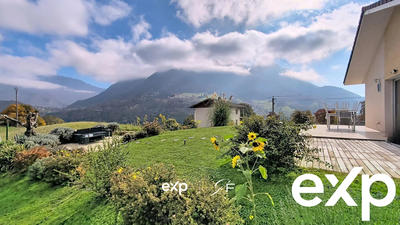 Maison - 94 m² - 4 pièces