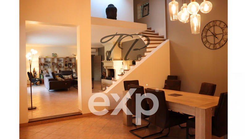 Villa - 330 m² - 10 pièces