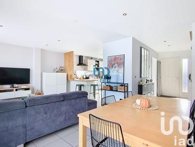 Maison - 99 m² - 5 pièces