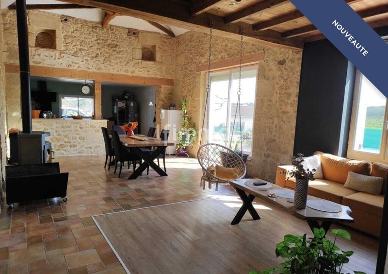 Maison en pierre - 163 m² - 3 pièces