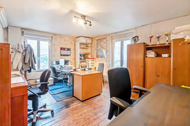 Magasins - 283 m² - 4 pièces