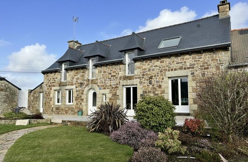 Propriété - 310 m² - 10 pièces