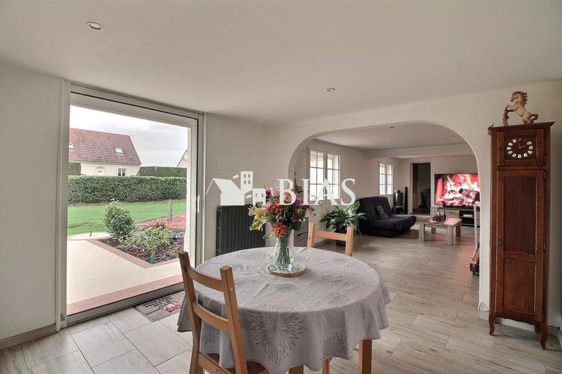 Maison - 104 m² - 4 pièces