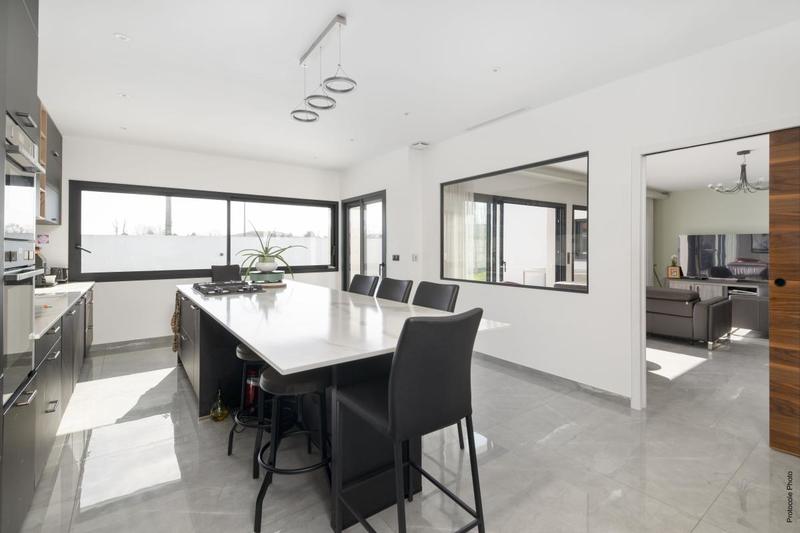 Maison - 229 m² - 6 pièces