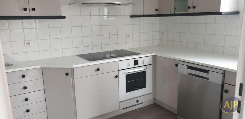 Appartement - 85 m² - 4 pièces