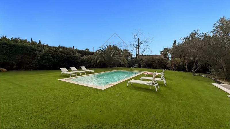 Villa - 220 m² - 5 pièces