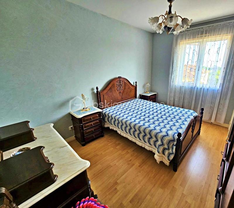 Maison traditionnelle - 230 m² - 7 pièces