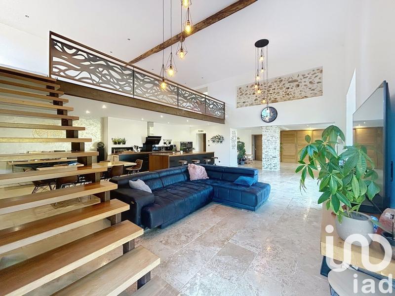 Maison - 261 m² - 6 pièces