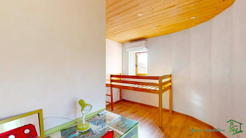 Maison - 160 m² - 8 pièces