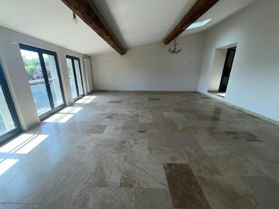 Maison - 237 m² - 7 pièces