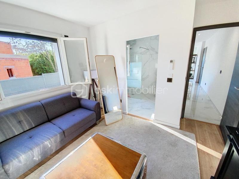 Villa - 245 m² - 6 pièces