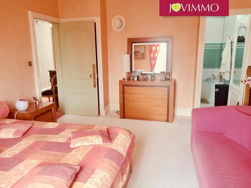 Maison - 285 m² - 9 pièces