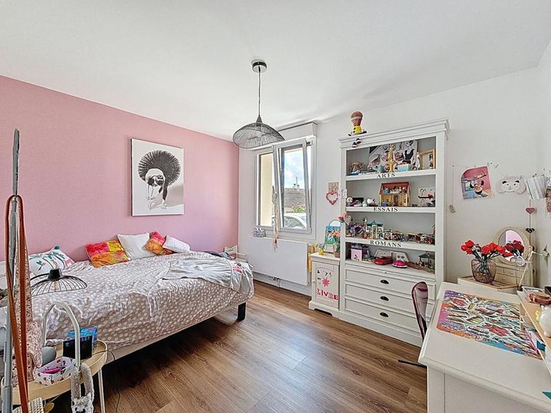 Maison - 260 m² - 10 pièces