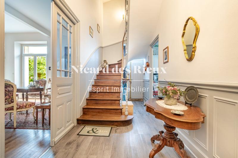 Maison - 264 m² - 10 pièces