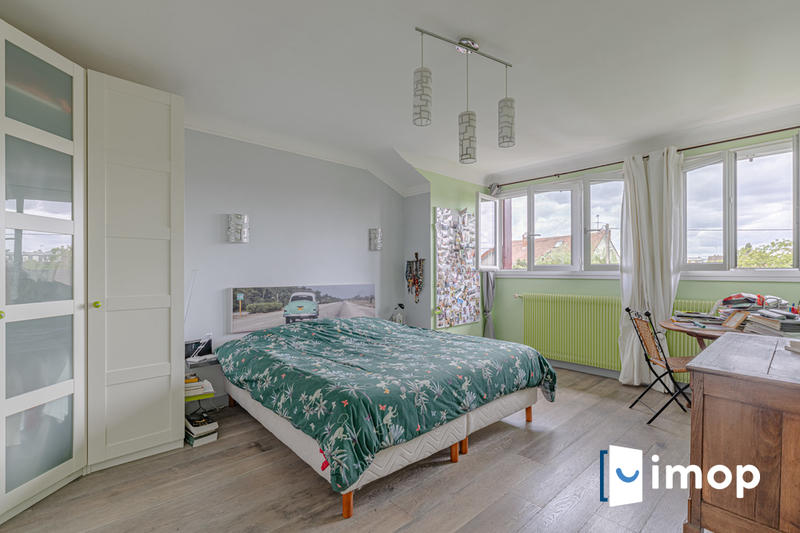 Maison - 180 m² - 6 pièces