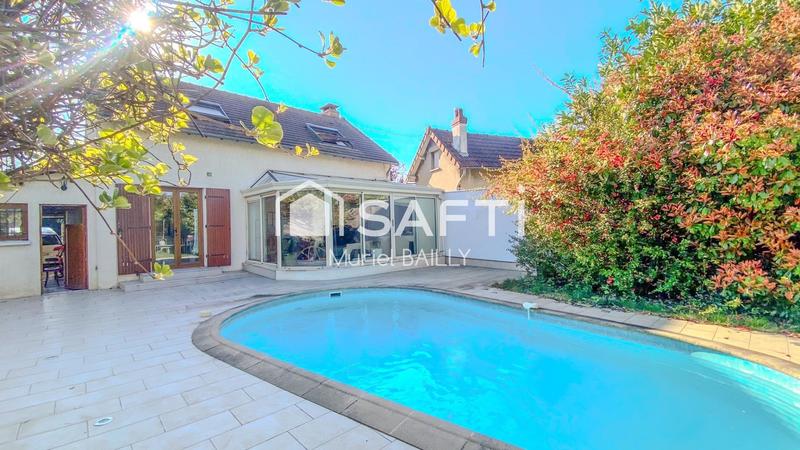 Maison - 121 m² - 6 pièces