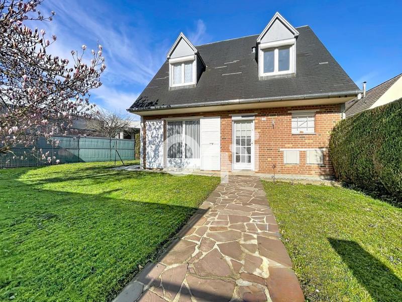 Maison - 98 m² - 4 pièces