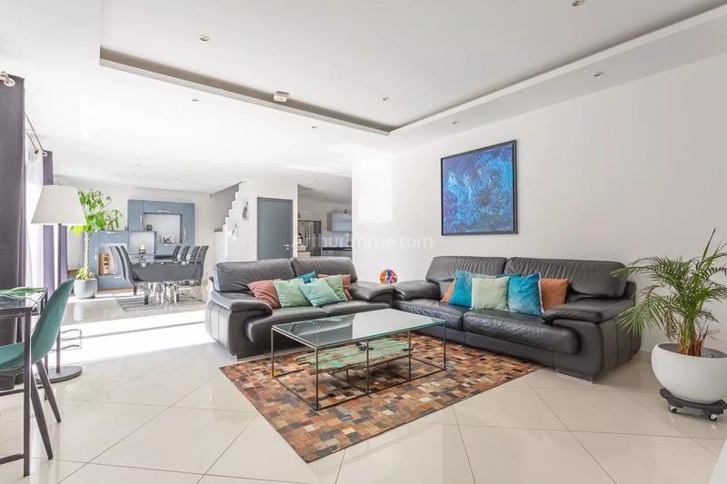 Maison - 226 m² - 10 pièces