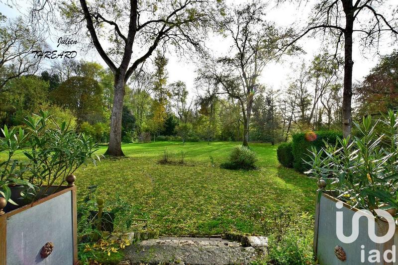 Maison - 240 m² - 8 pièces