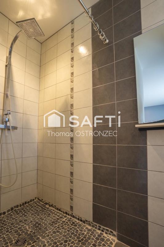 Maison - 180 m² - 6 pièces