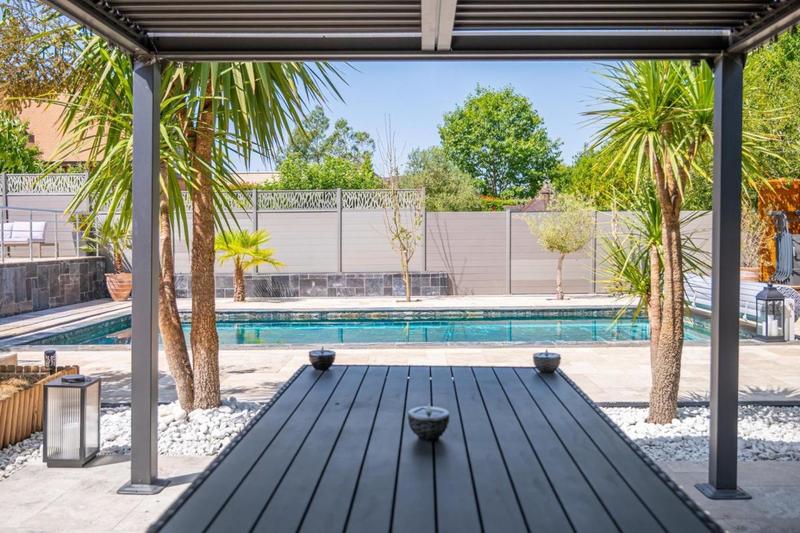 Maison - 260 m² - 8 pièces