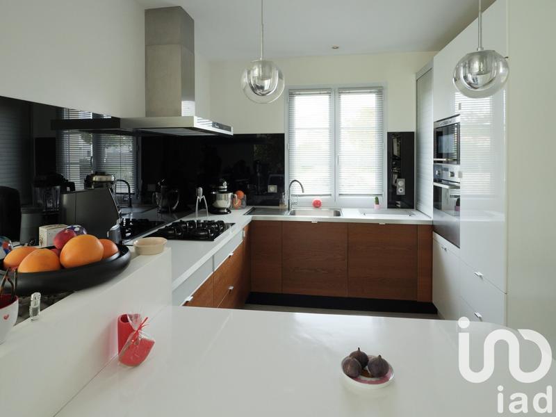 Maison - 156 m² - 9 pièces