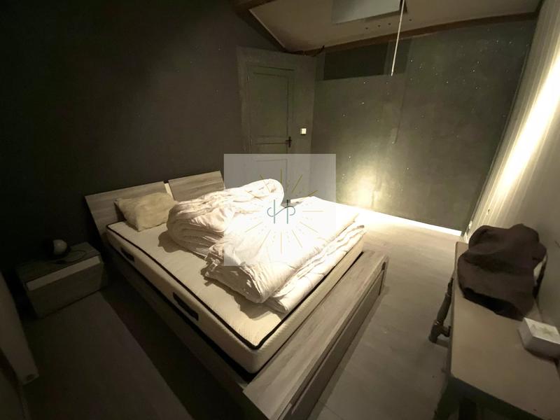 Maison - 200 m² - 8 pièces