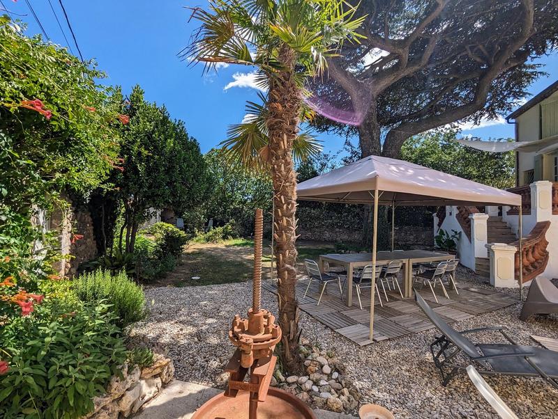 Maison - 250 m² - 8 pièces