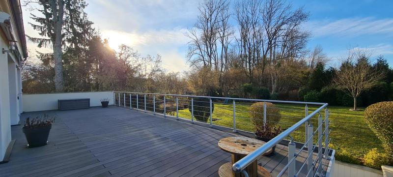 Propriété - 196 m² - 8 pièces