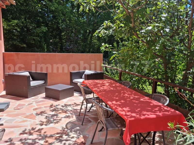 Villa - 199 m² - 9 pièces