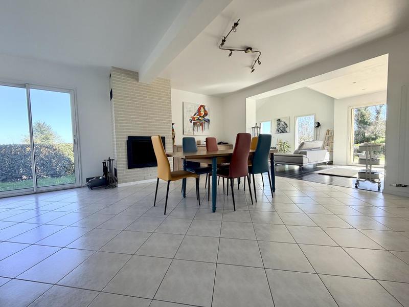 Pavillon - 140 m² - 7 pièces