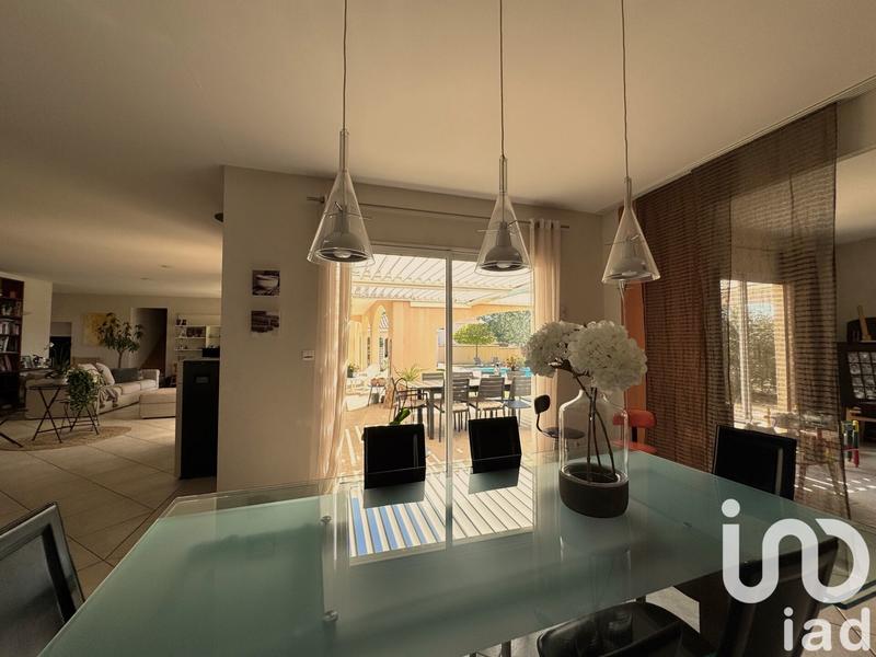 Maison de maîtres - 260 m² - 10 pièces