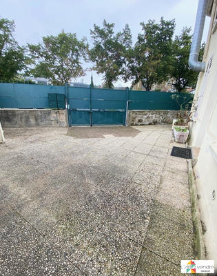 Maison traditionnelle - 165 m² - 8 pièces