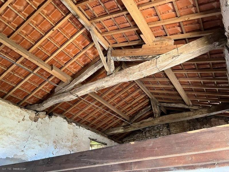 Maison en pierre - 1 859 m² - 4 pièces