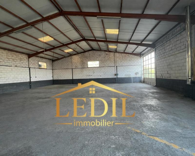 Local commercial - 483 m² - 2 pièces