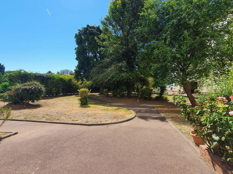 Appartement - 92 m² - 5 pièces