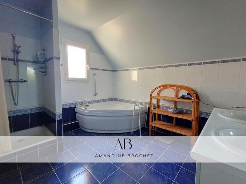 Maison - 180 m² - 7 pièces