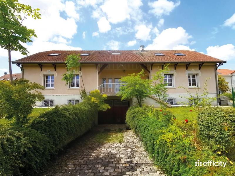 Maison - 500 m² - 16 pièces