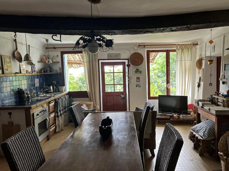 Maison - 335 m² - 13 pièces