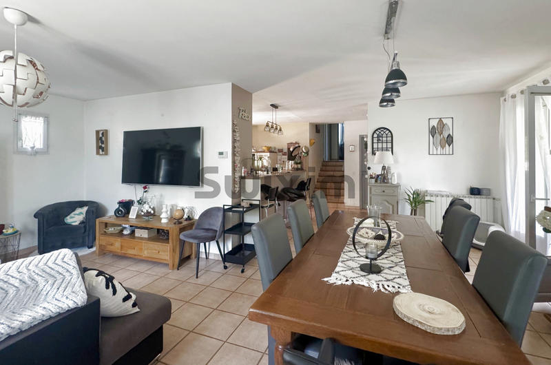 Villa - 100 m² - 5 pièces